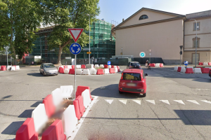 Lecco-Via-Da-Vinci-Costituzione-Rotonda
