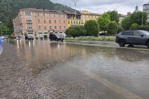 Lungolago-Allagato-Polizia-Locale-Piazza-Cavour (4)