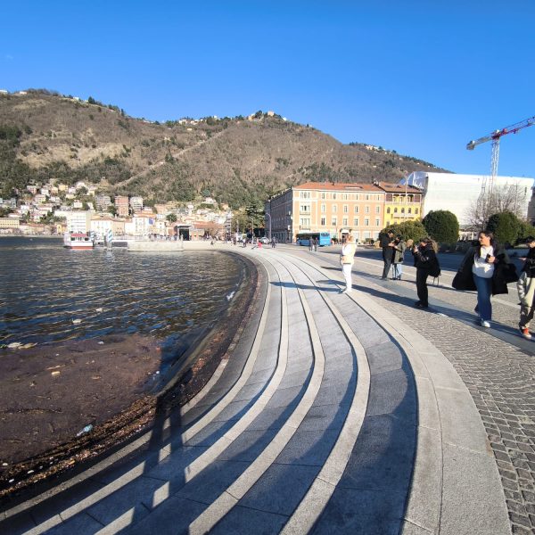 Lungolago-Piazza-Cavour-Paratie-Scivolo-Nautico (4)