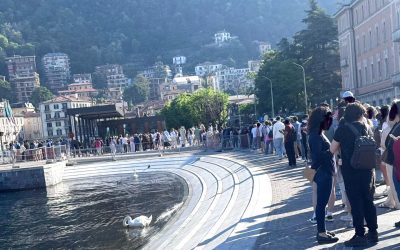 Lungolago-Piazza-Cavour-Turisti-Code-Navigazione (3)