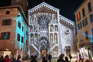 Natale-2025-Albero-Luci-Proiezioni-San-Fedele