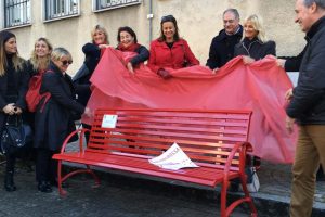 Panchina_Rossa_inaugurazione_3