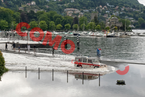Piazza-Cavour-Allagata-Auto-Croce-Rossa