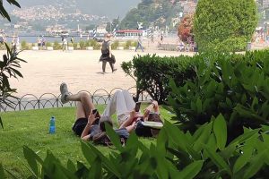 Piazza-Cavour-Turisti-Aiuole