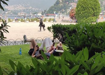 Piazza-Cavour-Turisti-Aiuole