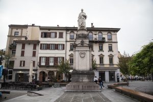 Piazza Volta-6462