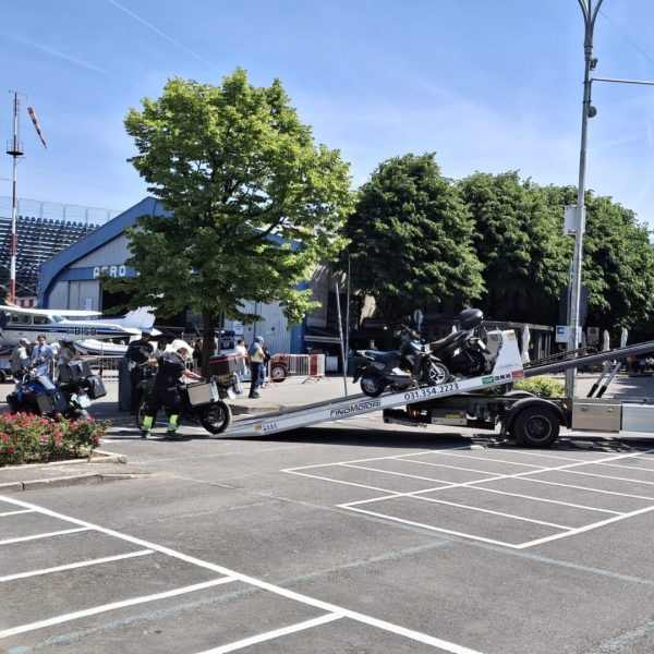 Piazzale-Somaini-Multe-Moto-Polizia-Locale-Carro-Attrezzi (4)