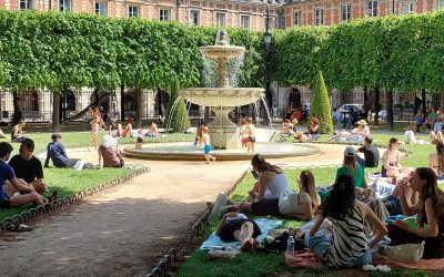 Place-des-Vosges-Parigi-1