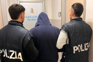 Polizia-Di-Stato-Arresto-Questura