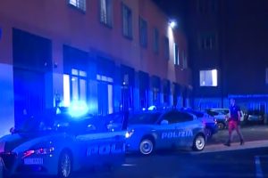 Polizia-Questura-Auto-Notte Polizia-Questura-Auto-Notte