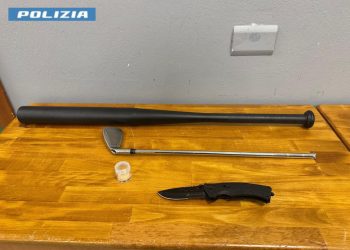 Questura-Mazza-Golf-Baseball-Coltello