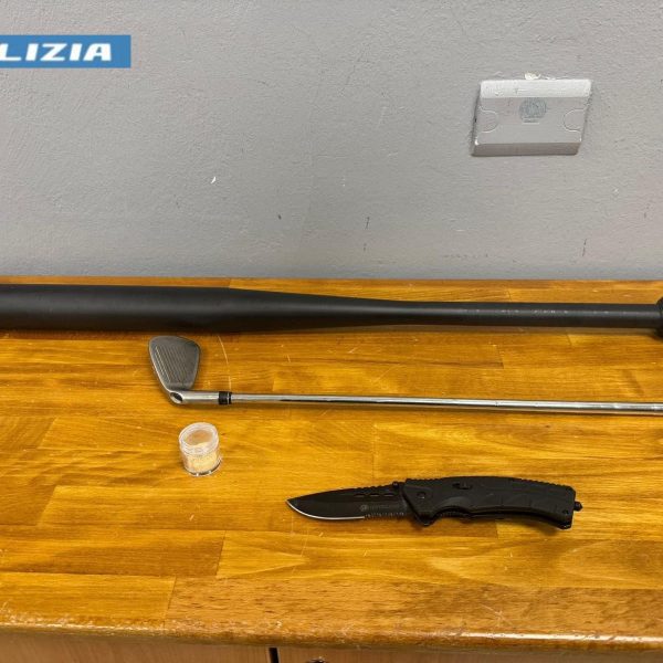 Questura-Mazza-Golf-Baseball-Coltello