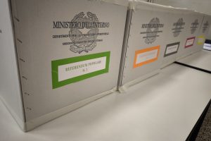 Referendum-Giugno-2025-Urna-Elettorale-Seggio-Voto-Via-Perti (3)