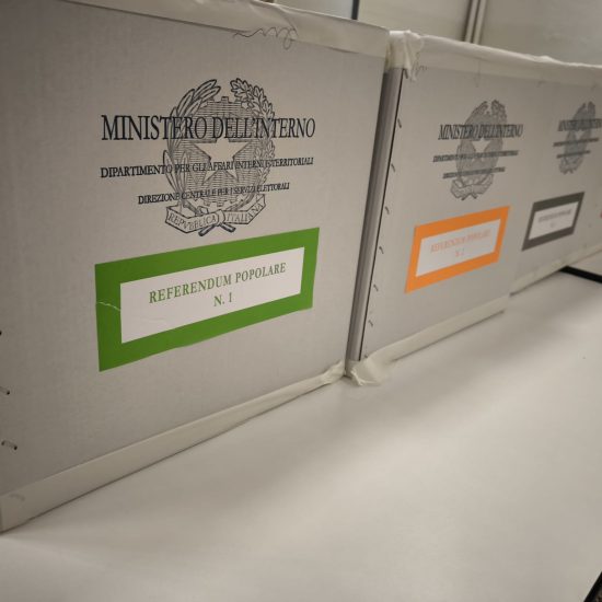 Referendum-Giugno-2025-Urna-Elettorale-Seggio-Voto-Via-Perti (3)
