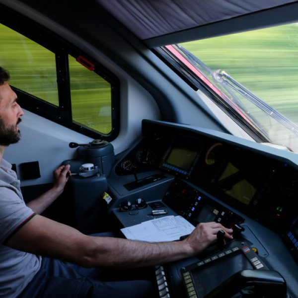 Trenord_macchinista2