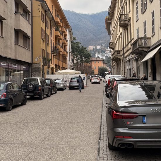 Via-Garibaldi-Auto-1