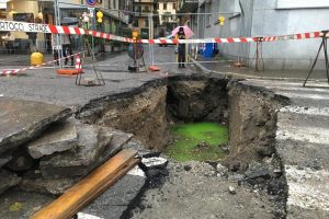 Viale_Geno_apertura_voragine (6)