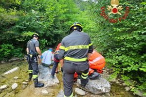 Vigili-del-Fuoco-Fonti-Gajum-Canzo (2)