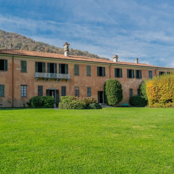 Villa Pozzi, ribattezzata Palazzo Pozzi Garlate facciata