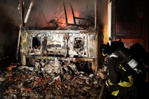 incendio box lezzeno