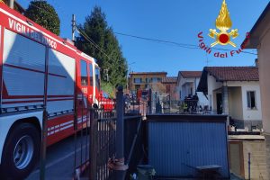 albate-via-sabotino-incendio-vigili-fuoco