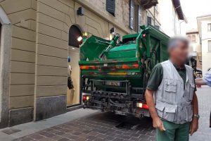 aperitivo-rifiuti-spazzatura-luglio-2019 (7)