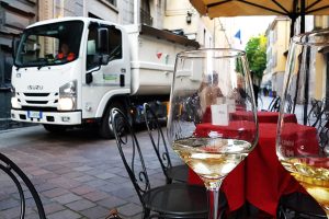 aperitivo-spazzatura-rifiuti