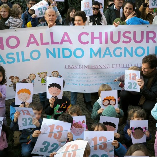 asilo-nido-magnolia-genitori-famiglie-bambini-striscioni-11