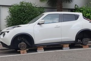 auto 1