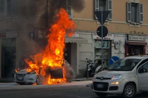 auto-fiamme-san-rocco-copertina