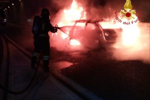 auto-fino-mornasco-vigili-fuoco