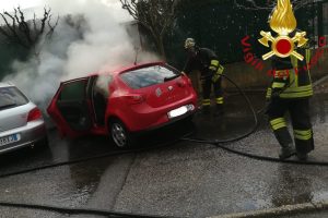 auto-in-fiamme-como