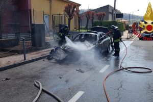 auto-in-fiamme