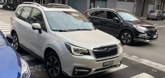 auto strisce 1