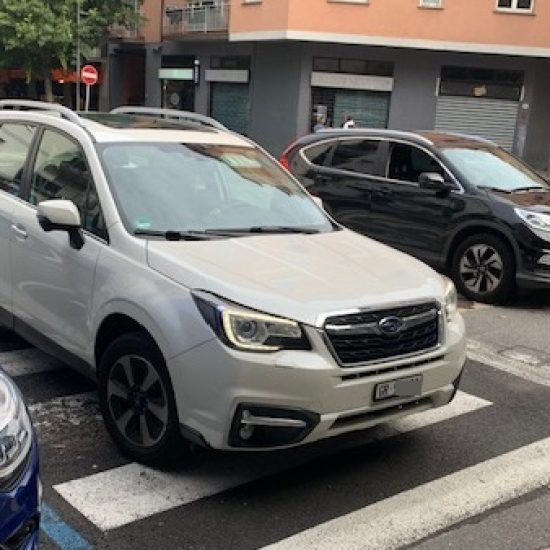 auto strisce 1