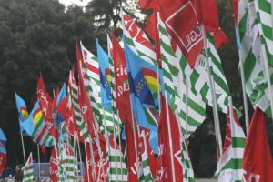 bandiere-cgil-cisl-uil