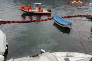 barca affondata1