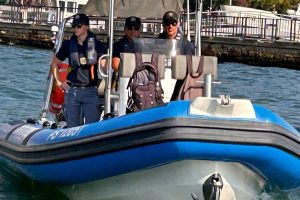 barca gommone polizia