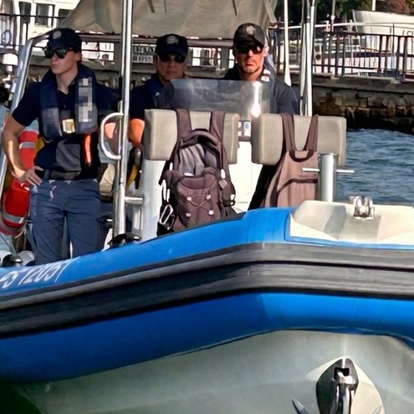 barca gommone polizia