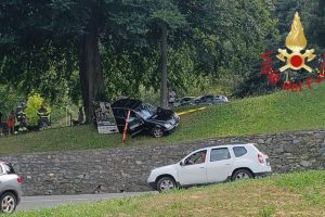 bellagio-auto-incidente-vigili-fuoco-1