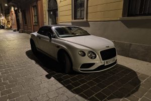 bentley-via-volta-como-divieto-sosta