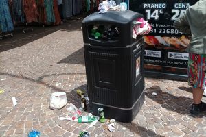 bidone cestino spazzatura rifiuti
