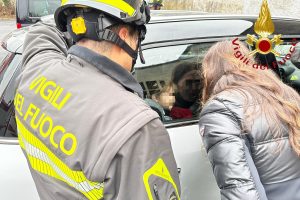 bimbo-auto-vigili-fuoco-1