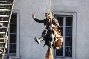 Como befana della città dei balocchi al teatro sociale