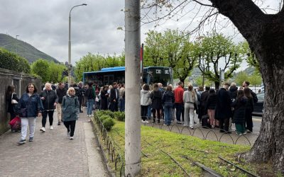bus lungolago