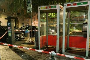 cabina-telefono-aggressione
