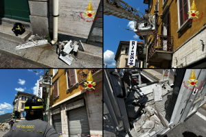 calcinacci-cornicione-via-milano-vigili-fuoco-combo
