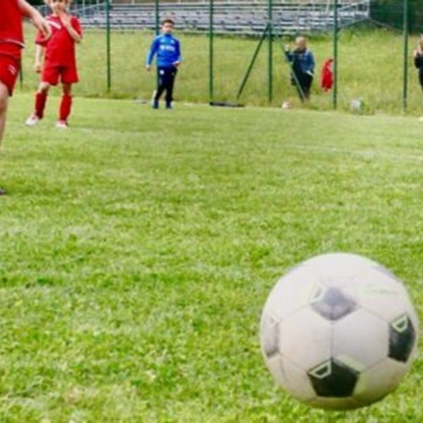 calcio-campo-pallone-ragazzi