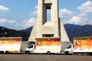 camion-pubblicitari-monumento-ai-caduti-1