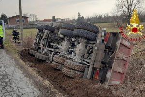 camion ribaltato 1